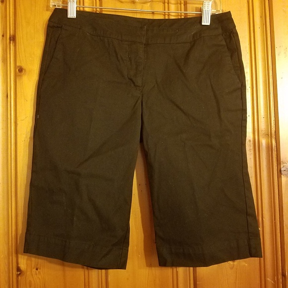 CAbi Black Bermuda Shorts Size 2 - Picture 2 of 6